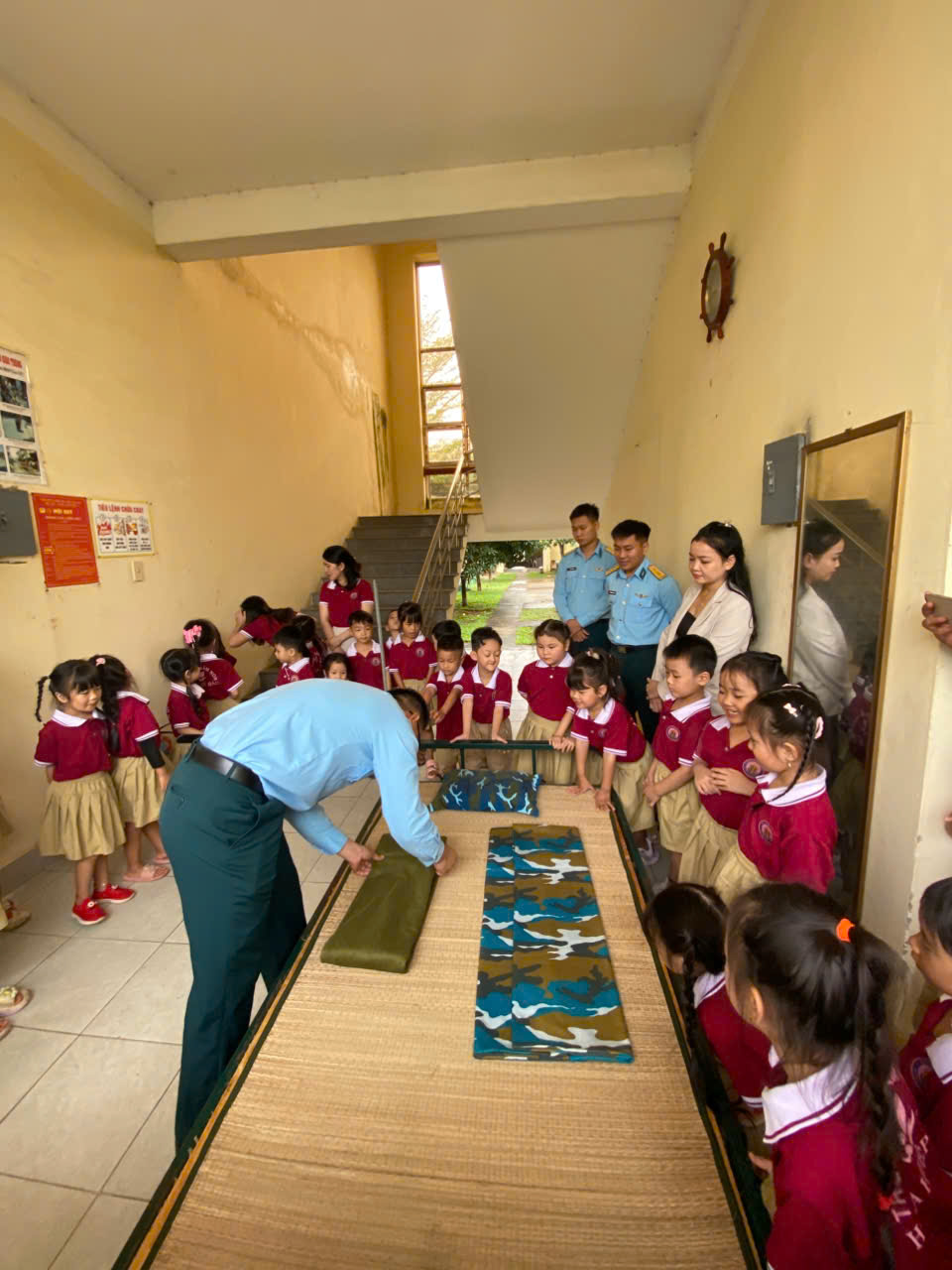 TRƯỜNG MN HOÀ HIỆP BẮC TỔ CHỨC HOẠT ĐỘNG THAM QUAN, TRẢI NGHIỆM TẠI TRUNG ĐOÀN KHÔNG QUÂN 940 NHÂN KỈ NIỆM NGÀY22/12